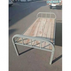 宿舍床及被褥 单人床尺寸:长2米，宽90厘米