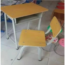 课桌