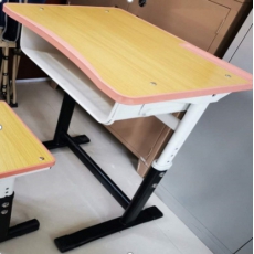 丽日椭圆管方凳和椭圆管升降课桌