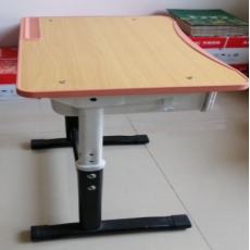 可升降钢木课桌椅