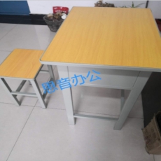 定制学生课桌椅