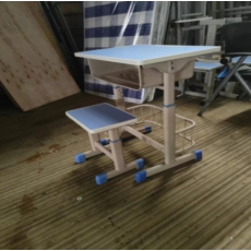 课桌凳