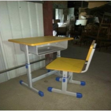 学生课桌椅