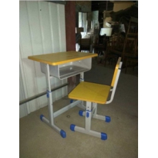课桌椅