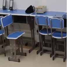 课桌椅