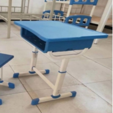 学生桌子