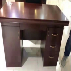 办公桌