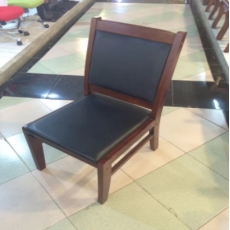 天烑办公椅子木骨架为主